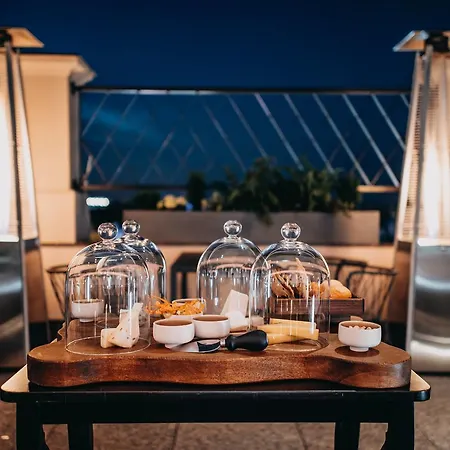 Grand Kempinski Szálloda 5*